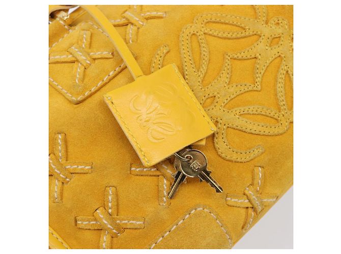 Borsa a mano LOEWE Amazona 28 Suede Yellow Gold Auth 200433V D'oro Giallo - vista 10