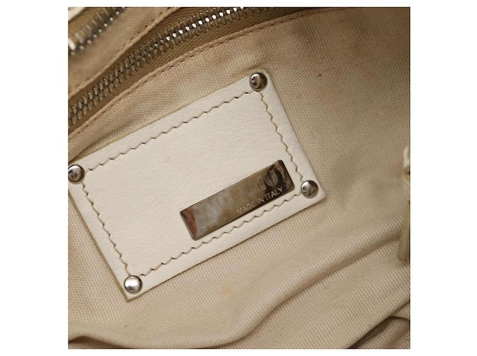 Borsa a spalla Miu Miu in pelle bianca argento Auth 202884A Bianco - vista 17
