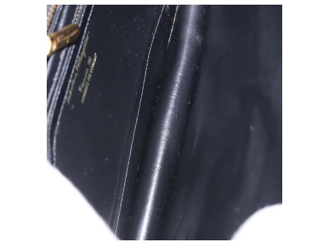 Salvatore Ferragamo Gancini Schultertasche aus Leder Schwarz Gold Auth 202991A Golden - Ansicht 10
