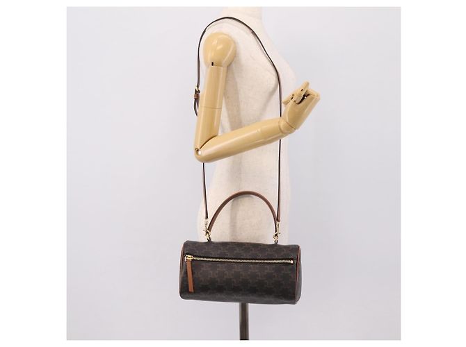 Céline CELINE Macadam Canvas Triomphe Cylinder Bag PVC 2way Brown Gold Auth 203772SAM Castaño Dorado - vista 22