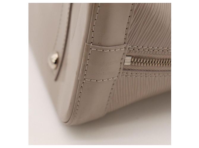 Borsa Louis Vuitton Alma BB in pelle Epi taupe - vista 11