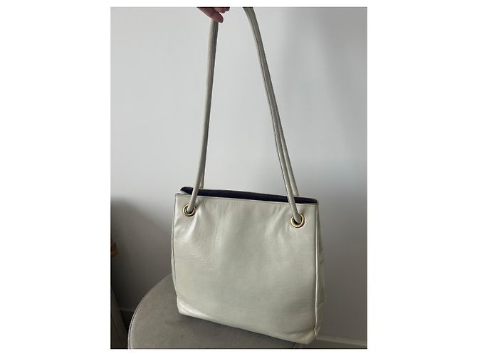 Chanel Shopper aus beigem Leder - Ansicht 2
