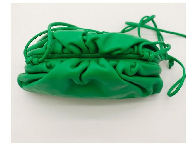 Bottega Veneta La borsa The Pouch Small in pelle verde - vista 6