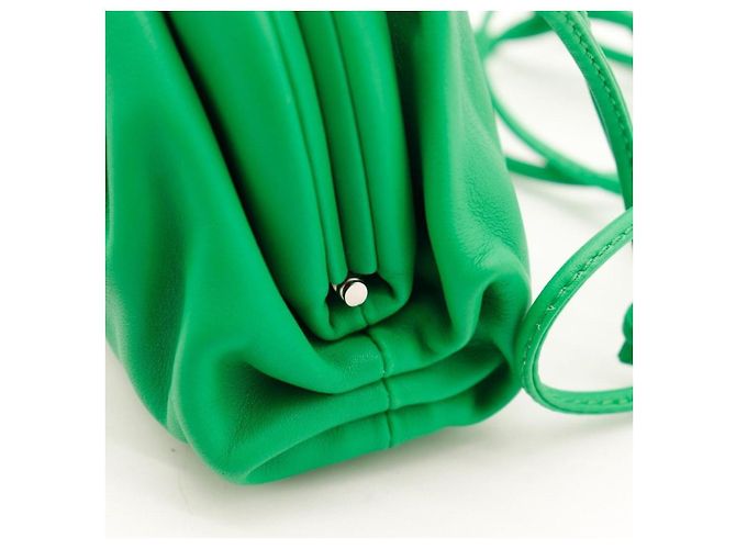 Bottega Veneta La borsa The Pouch Small in pelle verde - vista 7