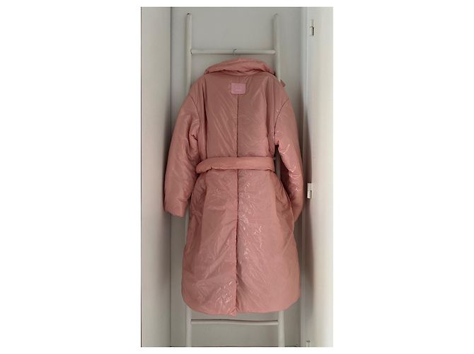 Acne Studios Casaco Puffer Rosa com Cinto - vista 3