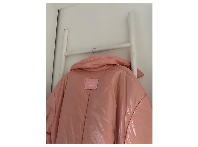 Acne Studios Casaco Puffer Rosa com Cinto - vista 5