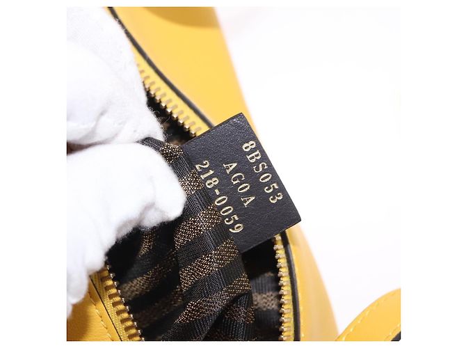 FENDI Celeria Triangle Shoulder Bag Leather Yellow Gold Tone 8BS053 - vista 11