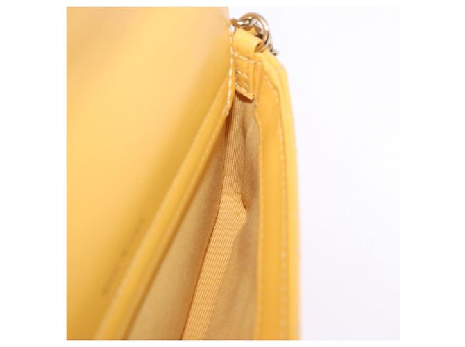 CHANEL COCO Mark Chain Shoulder Bag Cuero charol Amarillo Oro CC - vista 21