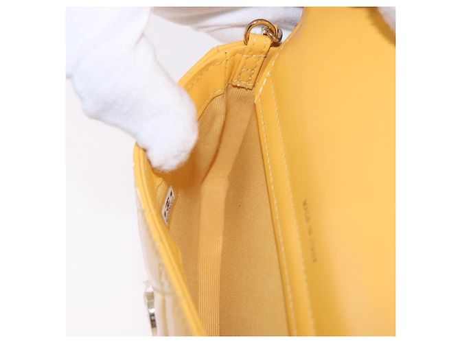 CHANEL COCO Mark Chain Shoulder Bag Cuero charol Amarillo Oro CC - vista 22