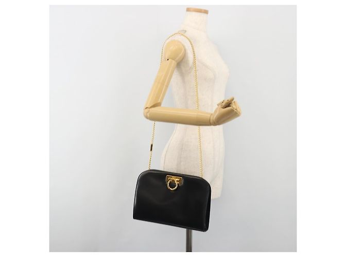 Salvatore Ferragamo Gancini Chain Shoulder Bag Leather Black Gold - vista 21