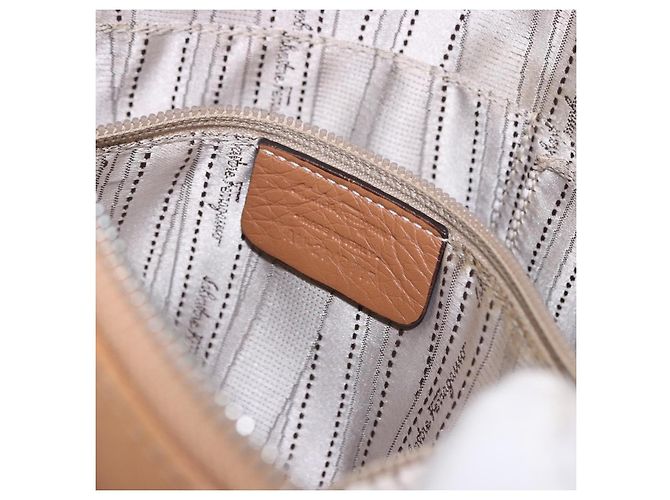 Salvatore Ferragamo Sac à épaule Gancini Cuir Beige Argent - vue 12