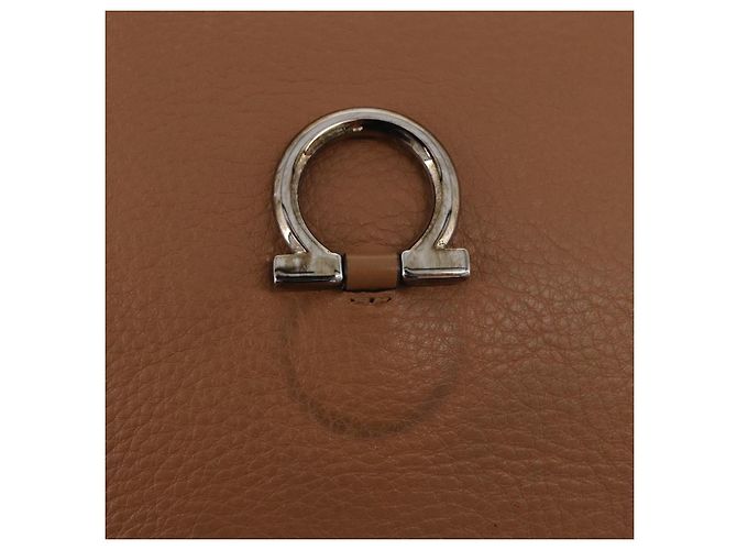 Salvatore Ferragamo Sac à épaule Gancini Cuir Beige Argent - vue 9