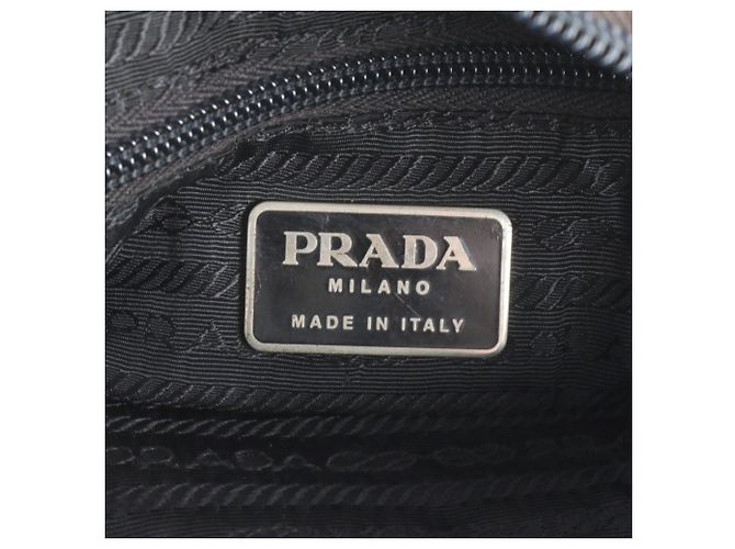 Tote Sac cabas Prada en nylon Tessuto avec logo triangle Noir - vue 8
