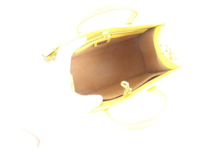 MCM Munich Mini Bolso de piel 2-Way Amarillo - vista 8