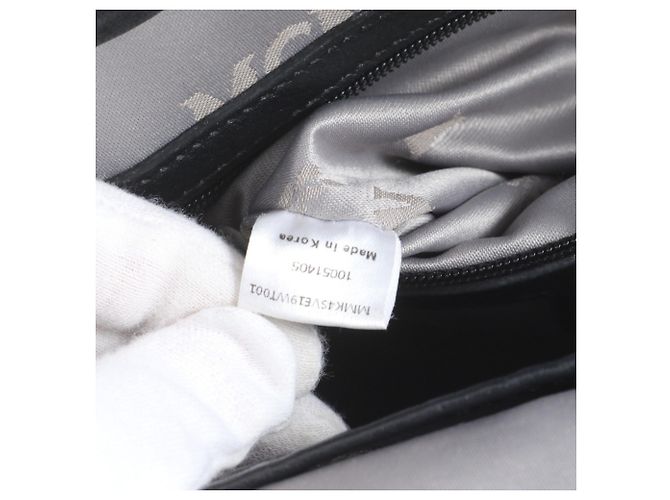 Zaino e borsa a tracolla in pelle borchiata MCM Visetos Bianco - vista 10
