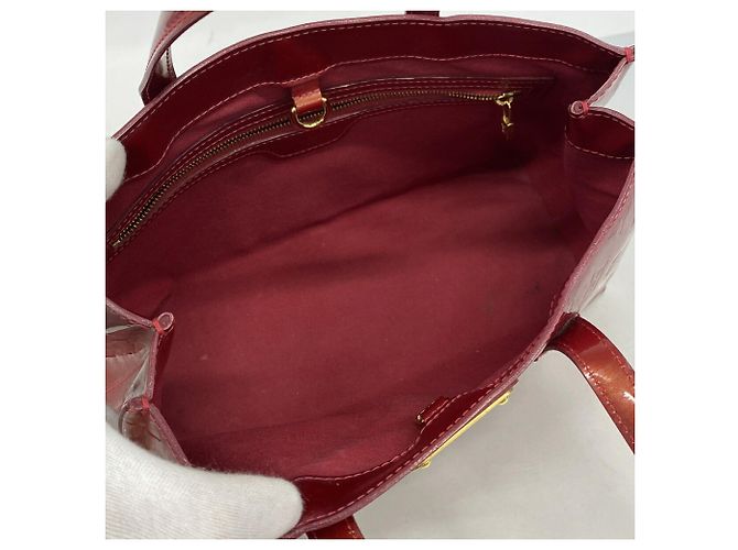 Borsa Louis Vuitton Vernis Wilshire PM Rosso - vista 4