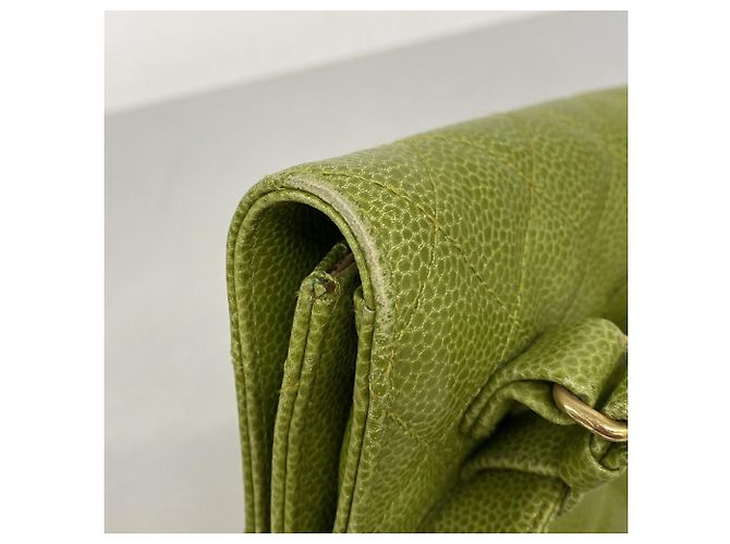 Borsa vita Chanel Matelassé in pelle caviar Verde oliva - vista 6