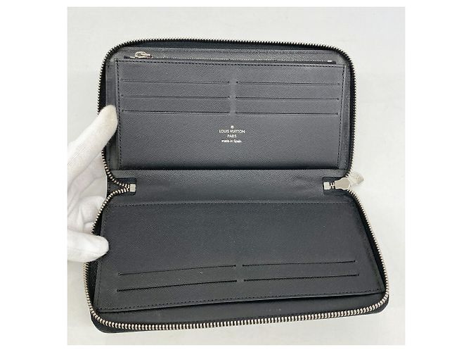Portafoglio lungo Louis Vuitton Taiga Zippy Organizer NM Grigio - vista 3