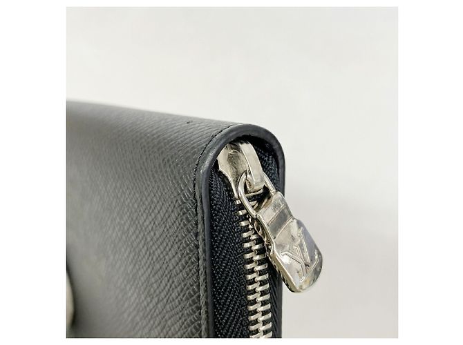 Portafoglio lungo Louis Vuitton Taiga Zippy Organizer NM Grigio - vista 6