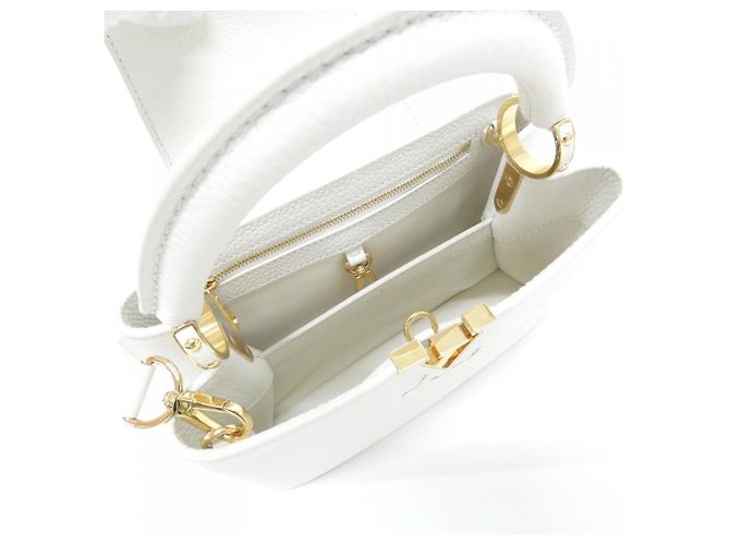Borsa Louis Vuitton Capucines BB Bianco - vista 10