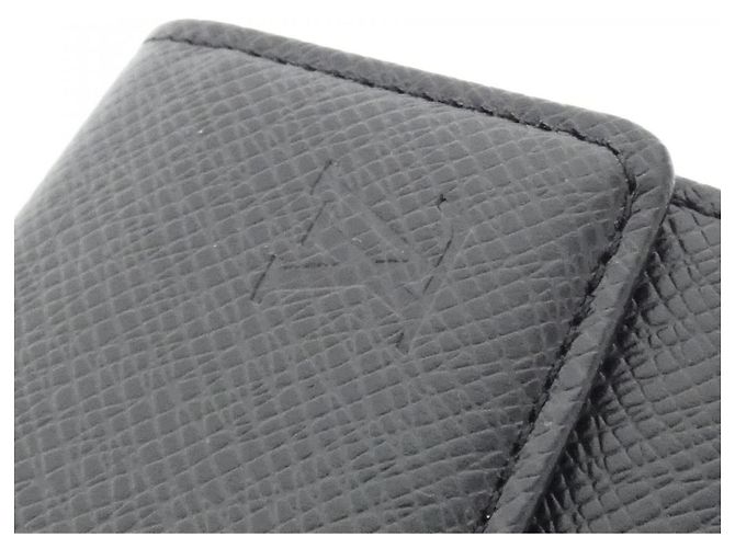 Louis Vuitton Taiga Multicles M30500 Key Case Black - view 3