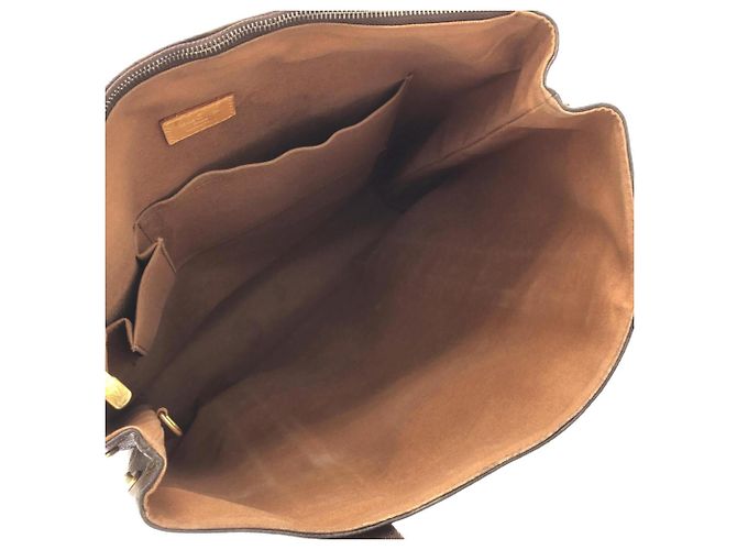 Bolso Louis Vuitton Monogram Beaubourg Castaño - vista 6