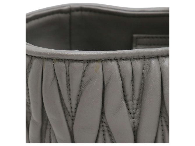 Borsa a mano/Borsa a tracolla Miu Miu Matelassé arricciata Marrone - vista 5