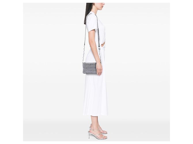 Borsa a tracolla Miu Miu in nappa matelassé metallizzato argento con catena in cristalli - vista 6