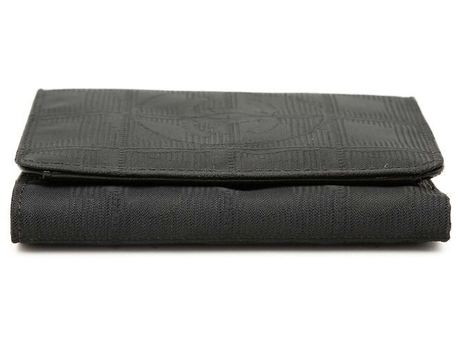 Chanel Black New Travel Line Nylon Small Wallet Nero - vista 3