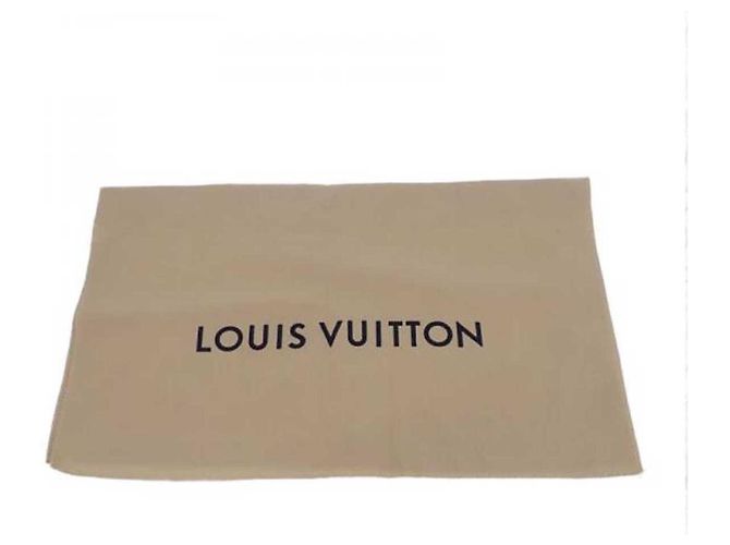Louis Vuitton Red Monogram Empreinte Saintonge Roja - vista 21