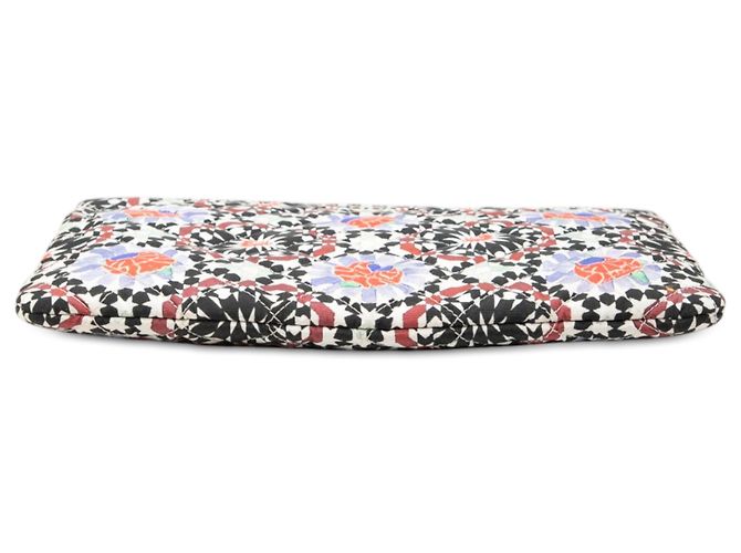 Chanel White Dubai Paris Medium Quilted Printed Canvas O Case Clutch Weiß - Ansicht 3