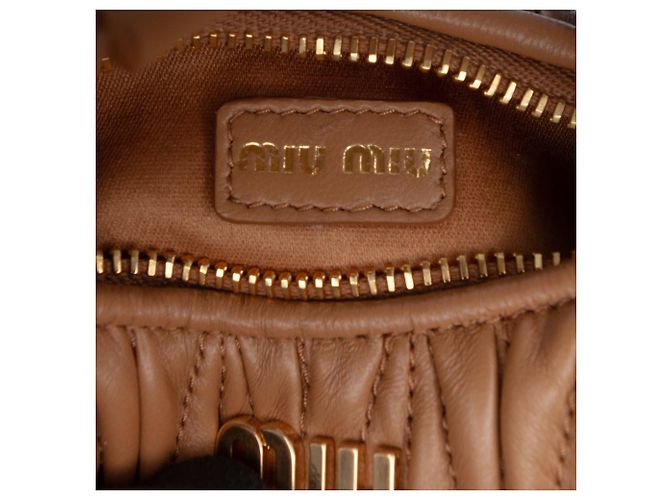 Borsa Wander Miu Miu in Nappa Matelassé Micro Marrone - vista 5