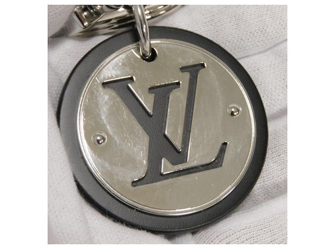 Louis Vuitton Keychain LV Circle Cut Calf Black Silvery - view 6