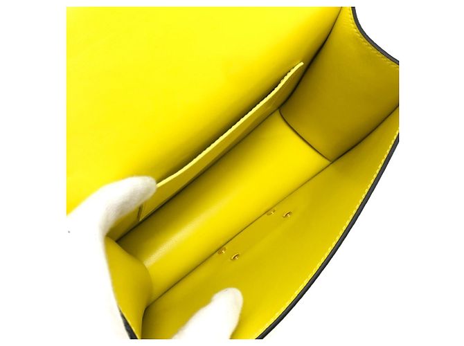 Borsa a tracolla con patta Valentino Yellow Logo Giallo - vista 11
