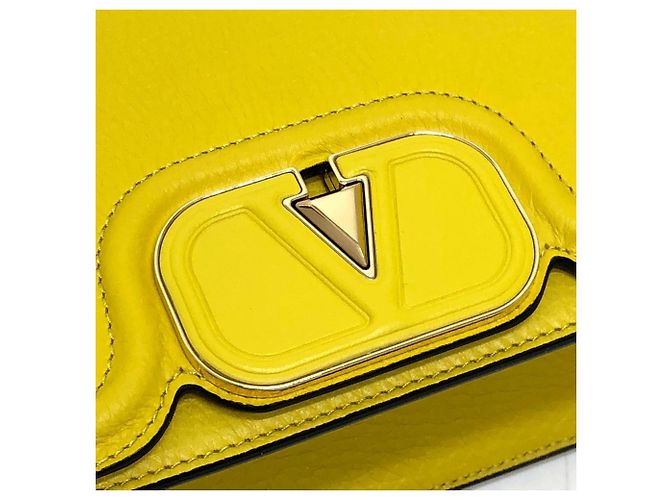 Borsa a tracolla con patta Valentino Yellow Logo Giallo - vista 8