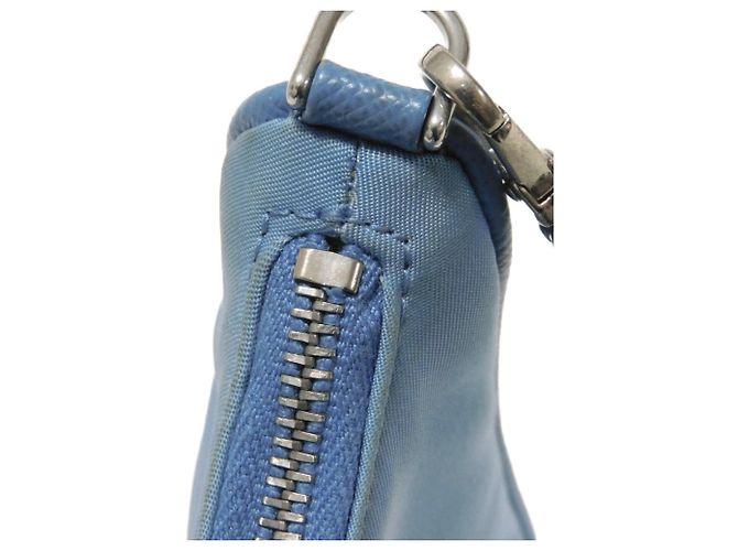 Prada Re-Edition Tessuto Micro Mini Schultertasche mit Kette Blau - Ansicht 10