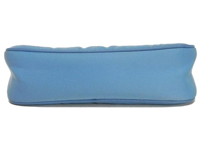 Prada Re-Edition Tessuto Micro Mini Schultertasche mit Kette Blau - Ansicht 18
