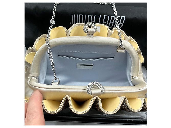 Judith Leiber Clutch a Conchiglia con Cristalli Argento D'oro Silver hardware Gold hardware - vista 3