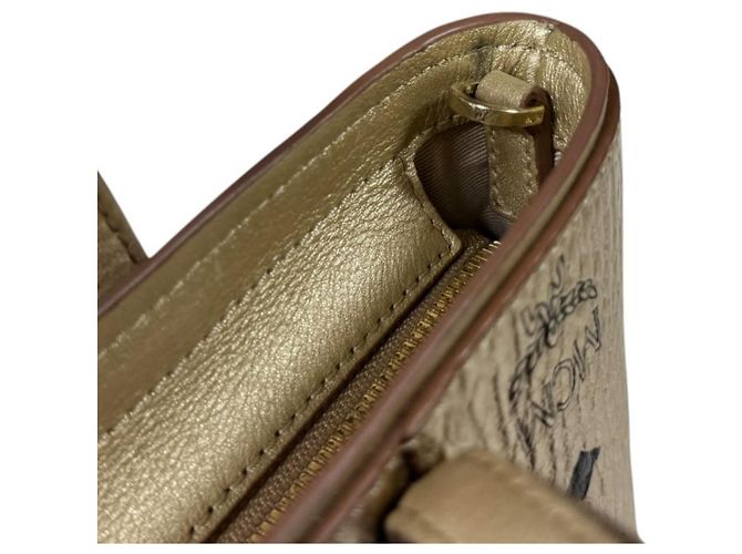 MCM Schultertasche aus goldfarbenem Leder Golden - Ansicht 10
