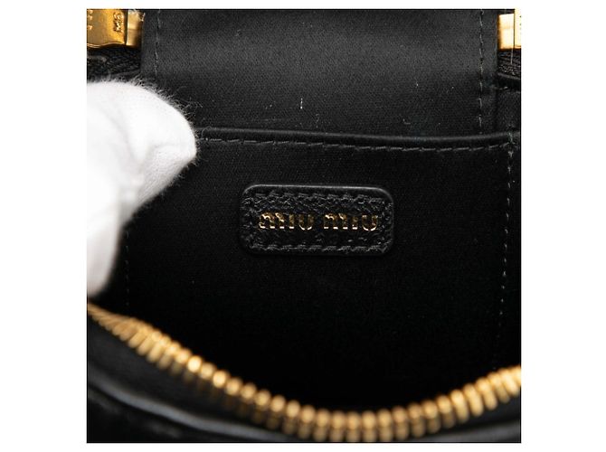 Miu Miu Matelassé Mini Schultertasche Schwarz - Ansicht 6