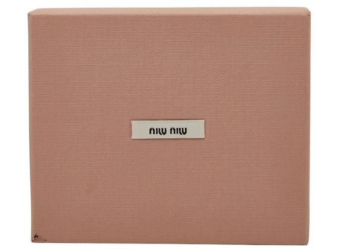 Tarjetero Miu Miu Matelassé Castaño Blanco - vista 9
