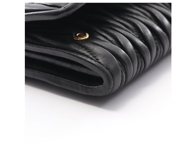 Miu Miu Matelassé Bi-fold Langbörse Schwarz - Ansicht 9
