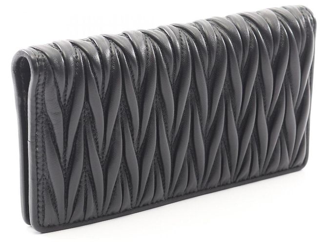 Cartera larga bi-fold Miu Miu Matelassé Negro - vista 2