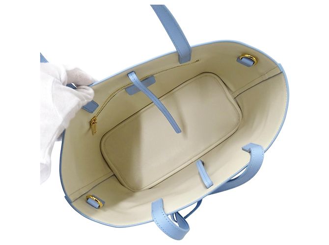 Salvatore Ferragamo Handtasche aus hellblauem Leder - Ansicht 5