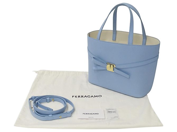 Salvatore Ferragamo Handtasche aus hellblauem Leder - Ansicht 7