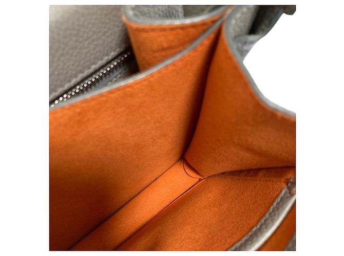 Borsa a tracolla in pelle borchiata MCM Marrone - vista 10