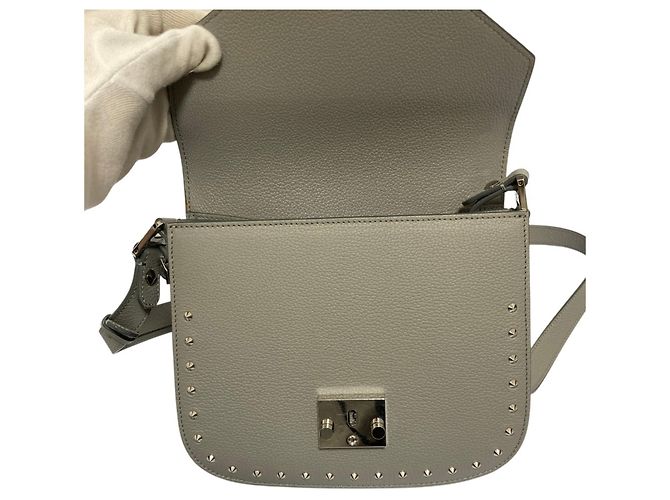 Borsa a tracolla in pelle borchiata MCM Marrone - vista 7