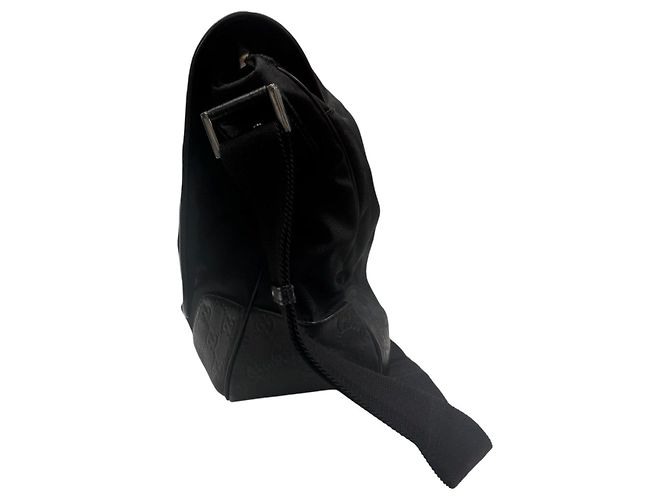 Borsa a tracolla Gucci GG Emboss Nero - vista 3
