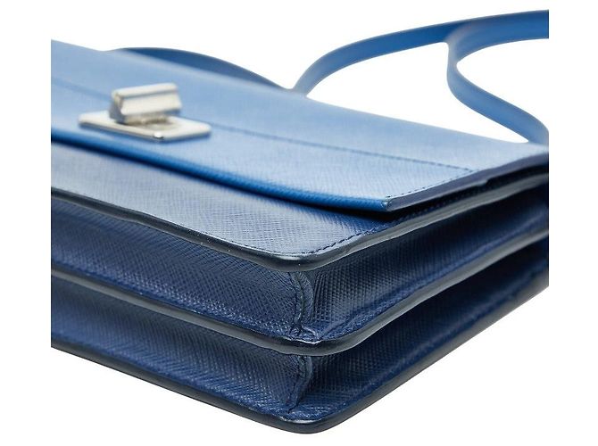 Bolsa Crossbody Prada em couro Saffiano Azul - vista 4
