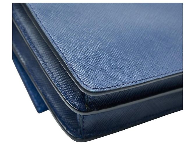 Bolsa Crossbody Prada em couro Saffiano Azul - vista 7